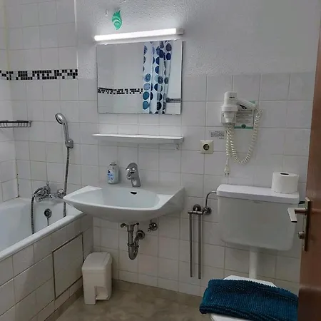 Baeren - 25 Zimmer, 45 Betten - Boeblingen & Sindelfingen Дом отдыха Wildberg (Baden-Wurttemberg)